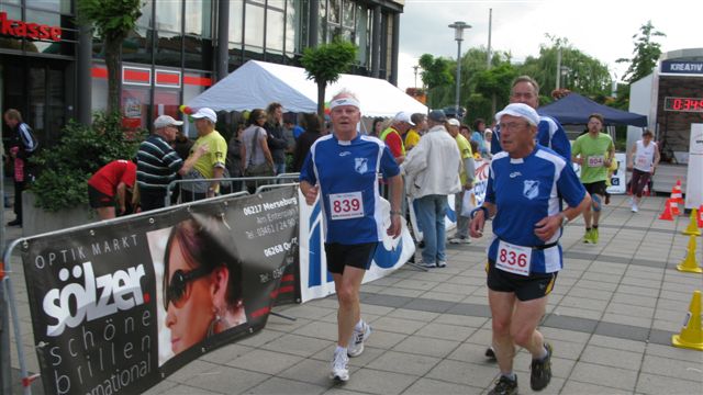 ../Images/BenefizlaufMerseburg2011 (31).jpg